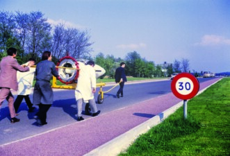 La pointe de fusée Cassiopée/Minisis en route vers les moyens d’essais du CNES à Brétigny‑sur‑Orge en vitesse limitée... grèves de mai 68 oblige.